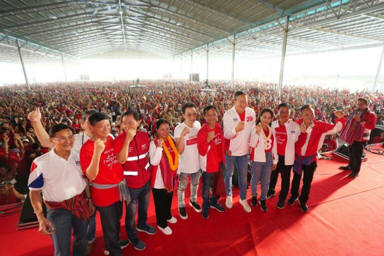 THAÏLANDE – POLITIQUE : Le Pheu Thai accélère sa stratégie de confrontation avec le Move Forward