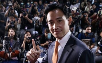 Le leader du parti Move Forward Pita Limjaroenrat