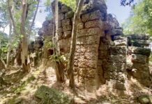 CAMBODGE – TOURISME : Au Temple Preah Phtu, avec notre « Indiana Jones » Paolo Preah Phtu temple