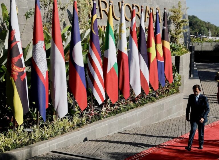 ASIE DU SUD-EST – BIRMANIE : Le sommet de l’ASEAN torpillé d’emblée par l’armée birmane