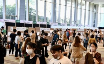 THAÏLANDE – ÉLECTION : Les électeurs qui votent par anticipation ont fait la queue dans tout le pays élection Thaïlande