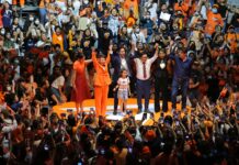 THAÏLANDE – ÉDITORIAL : Un scrutin thaïlandais à prendre très au sérieux Pita Limjaroenrat meeting