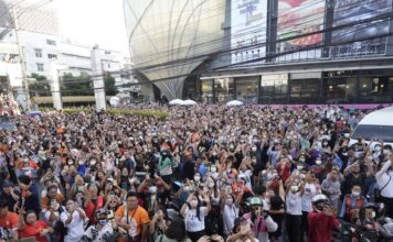 militants move forward