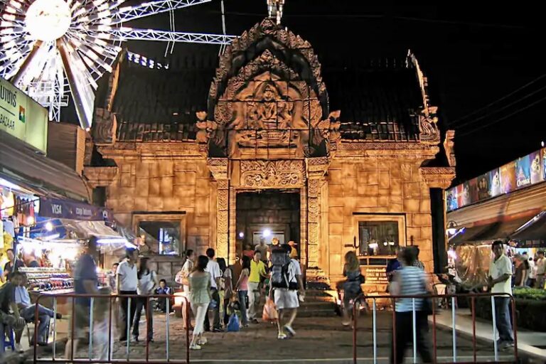 THAÏLANDE – CHRONIQUE : Le Suan Lum Night Bazaar, ce marché de nuit trop tôt disparu