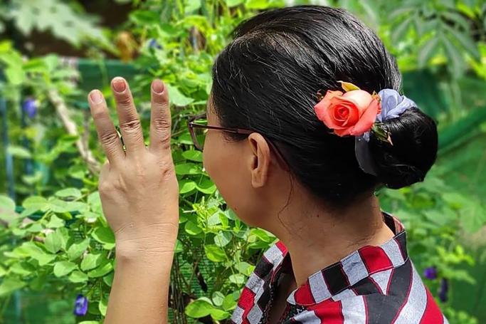Flower Strike Birmanie