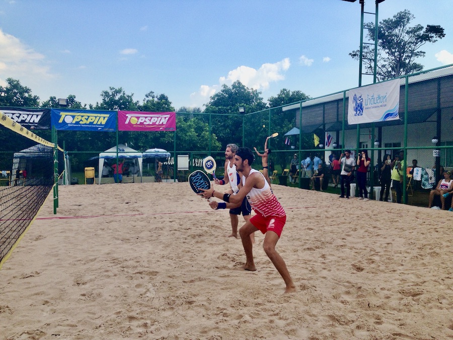 Beach tennis