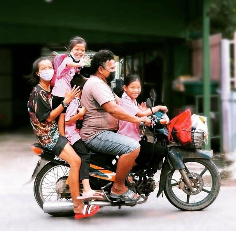 THAÏLANDE – CHRONIQUE : Cinq personnes sur un deux roues, version siamoise