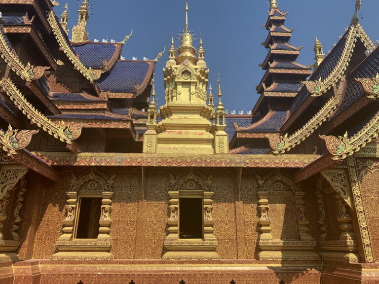 THAÏLANDE – CHRONIQUE : « Wat Phiphat Mongkhon : sanctuaire ou musée ? »
