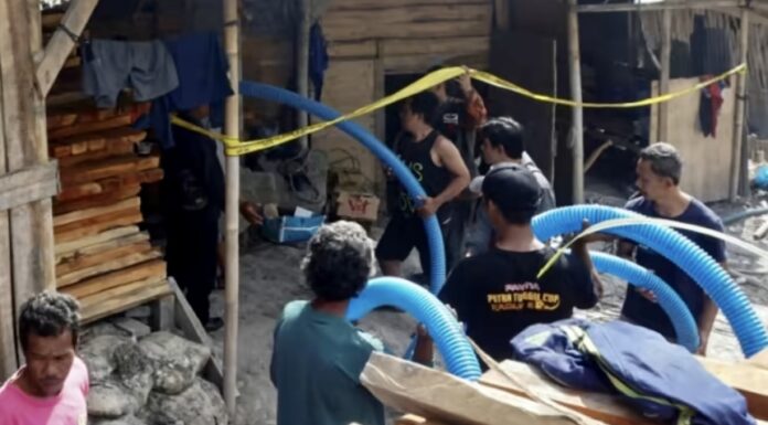 INDONÉSIE – CATASTROPHE : Dans une mine d’or illégale, huit mineurs luttent pour leur survie sauvetage mine or illégale indonésie