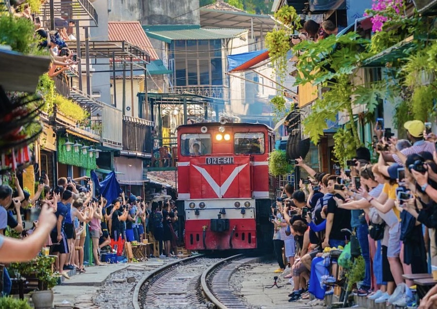 Hanoï rue des trains