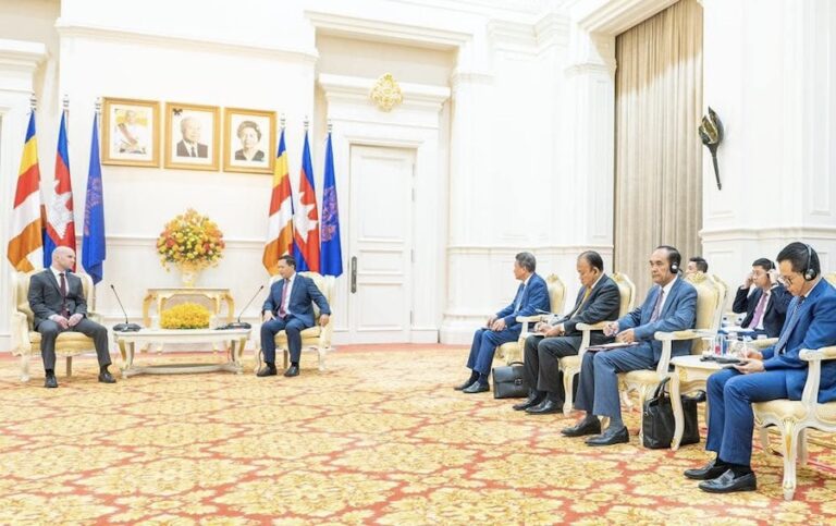 CAMBODGE – DIPLOMATIE : Hun Manet parle avec les diplomates américains