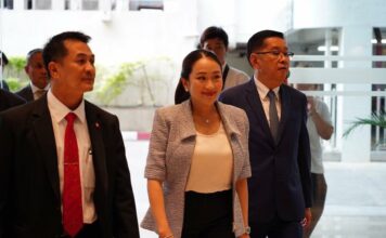 Pheu Thai meeting MFP