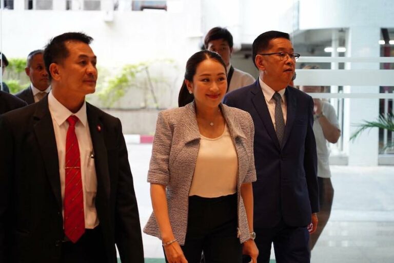THAÏLANDE – POLITIQUE : Entre le parti Pheu Thai et la famille Shinawatra, des liens indestructibles