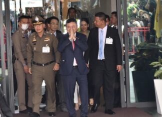 THAÏLANDE – POLITIQUE : Thaksin bientôt libéré, Thaksin inculpé Retour de Thaksin en Thaïlande