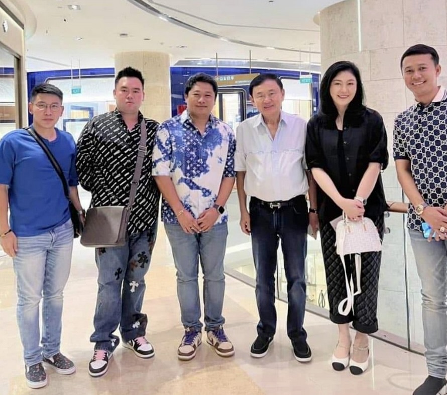 Thaksin Shinawatra Singapour