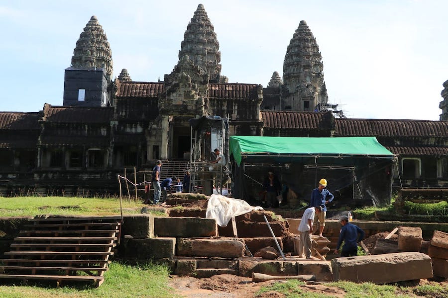 Angkor Vat rénovation Naga sud
