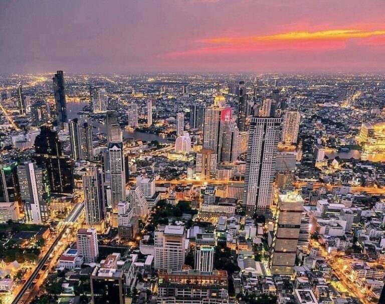 THAÏLANDE – CHRONIQUE : Bangkok au crépuscule, le plus beau spectacle du monde ?