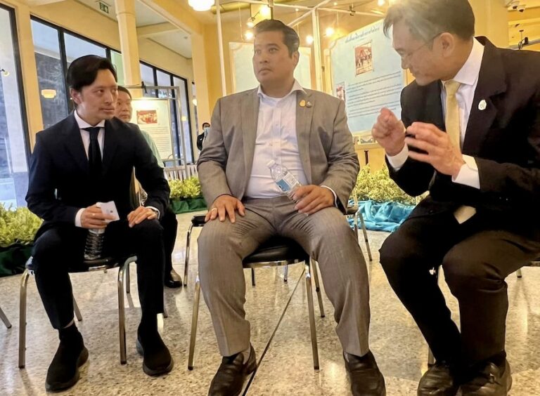 THAÏLANDE – MONARCHIE : Après la visite des deux fils de SM Rama X, un «Who’s Who» de la famille royale (1/2)