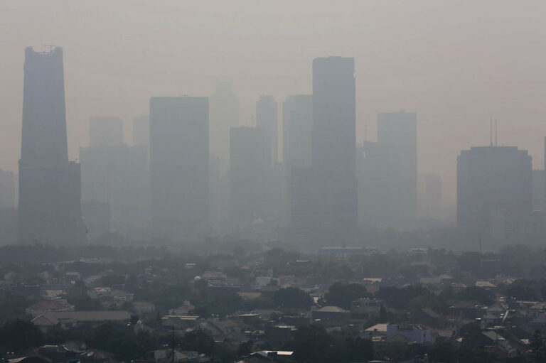 INDONÉSIE – SOCIÉTÉ : Jakarta suffoque, et la future capitale indonésienne est encore loin