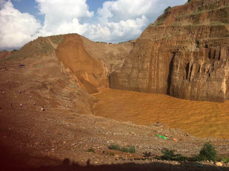 BIRMANIE – SOCIÉTÉ : Mine de jade fatale dans l’état Kachin