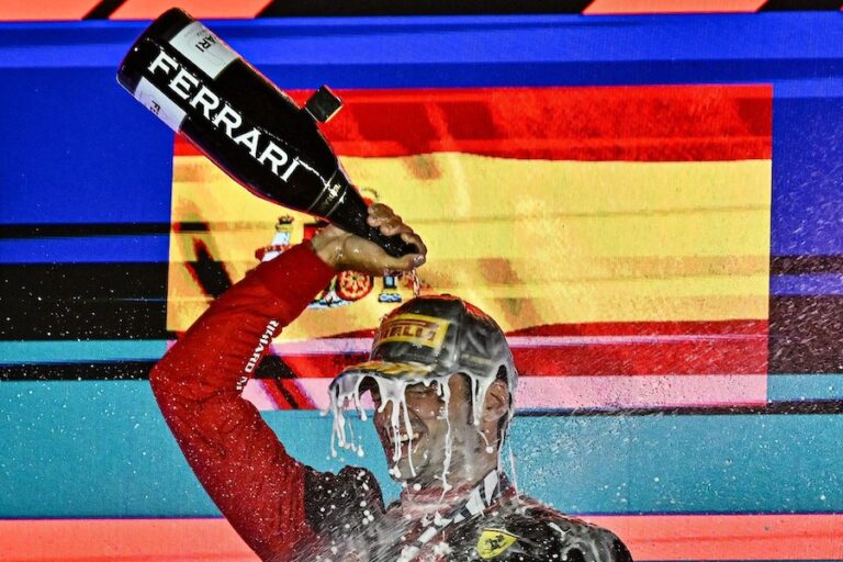 SINGAPOUR – SPORTS : Un grand prix de F1 d’anthologie dans l’ile État