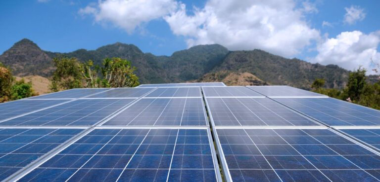 INDONÉSIE – ÉNERGIE : Le manque de projets climatiques financièrement crédibles nuit à la transition énergétique de l’Indonésie