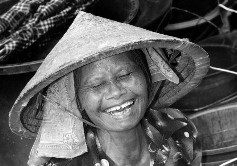 THAÏLANDE – CHRONIQUE : Marc Lasnier, photographe de la mémoire des peuples indochinois