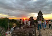 Phnom Bakheng Touristes