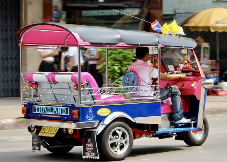 THAÏLANDE – CHRONIQUE : En Tuk Tuk, la vie thaïlandaise « fast and furious »