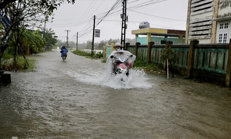VIETNAM – INONDATIONS : Les fortes pluies se poursuivent dans les régions du nord et du centre