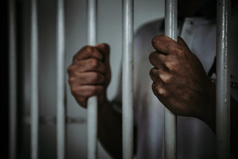THAÏLANDE – SOCIÉTÉ : Quatre manifestants condamnés à des peines de 1 à 3 ans de prison