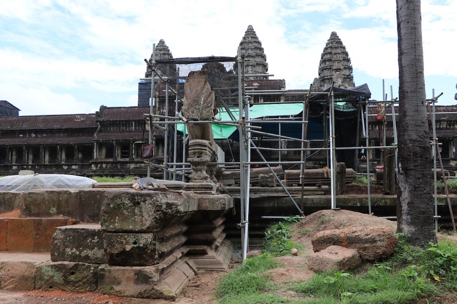 Restauration the Naga balustrades