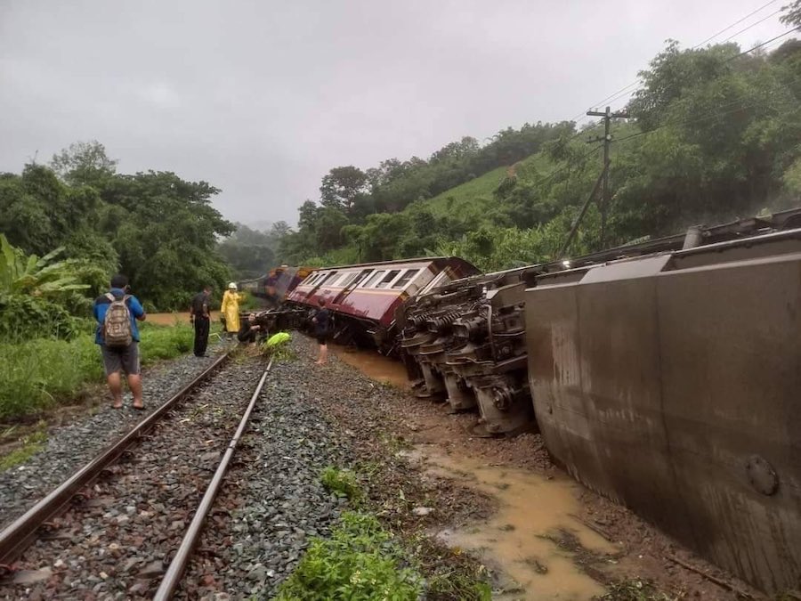 train déraillement Thaïlande