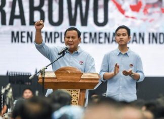 INDONÉSIE – POLITIQUE : Des étudiants manifestent contre l’ingérence présumée de Jokowi dans la présidentielle indonésienne Gibran Rakabuming - Prabowo