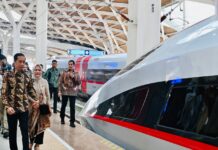 INDONÉSIE – TRAIN : Le TGV Indonésien est sur les rails depuis une semaine Joko widodo TGV Indonésie