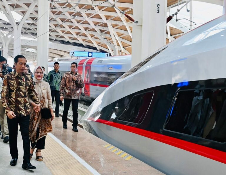 INDONÉSIE – TRAIN : Le TGV Indonésien est sur les rails depuis une semaine