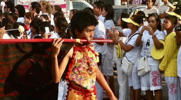 THAÏLANDE – CHRONIQUE : A Phuket, le festival végétarien n’est pas seulement à couper le souffle festival végétarien Phuket