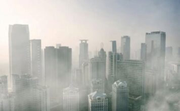INDONÉSIE – SOCIÉTÉ : La pollution atmosphérique atteint un niveau critique dans plusieurs métropoles Gratte-ciels de Jakarta par temps de pollution
