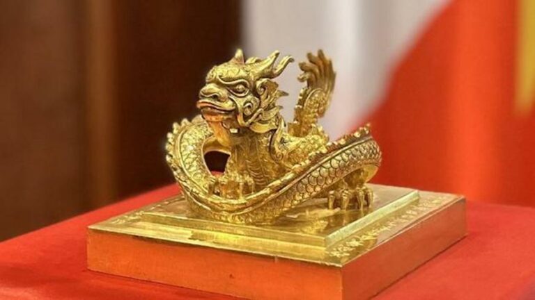 VIETNAM – FRANCE : Restitution d’un sceau impérial