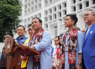 INDONÉSIE – POLITIQUE : Le candidat présidentiel Prabowo ratisse large Prabowo Subianto équipe campagne