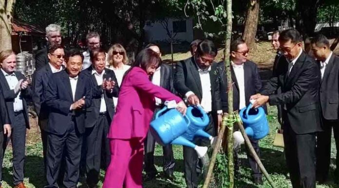 Siv-Leng Chhuor Vientiane