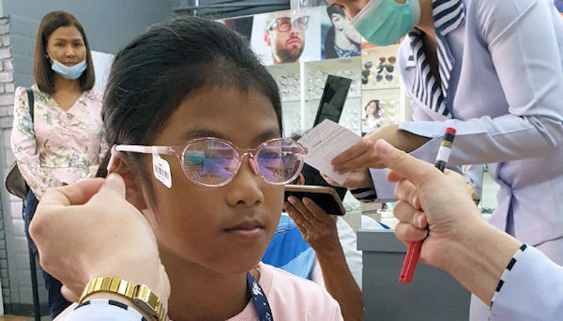 écolier Pattaya lunettes