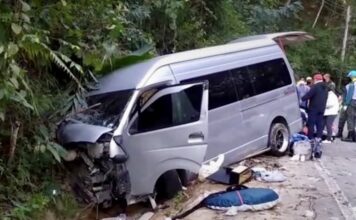 THAÏLANDE – ACCIDENT : Deux morts et dix blessés dans un van touristique à Chiang Mai Van touristique accident Chiang Mai