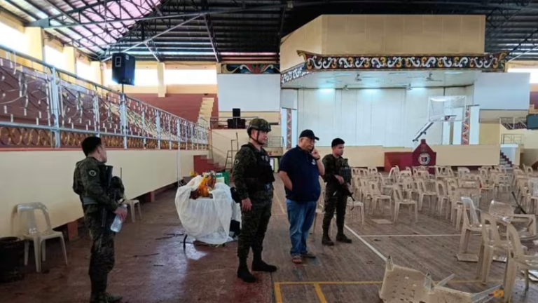 PHILIPPINES – EXPLOSION : 3 morts lors d’une explosion en pleine messe dans un campus