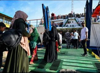 INDONÉSIE – SOCIÉTÉ : Une foule indonésienne prend d’assaut un centre pour réfugiés rohingyas Rohingya Indonésie