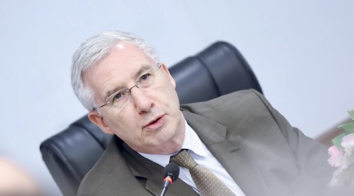 ambassadeur de France Jean-Claude Poimbœuf