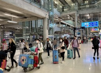 passagers aéroport Suvarnabhumi