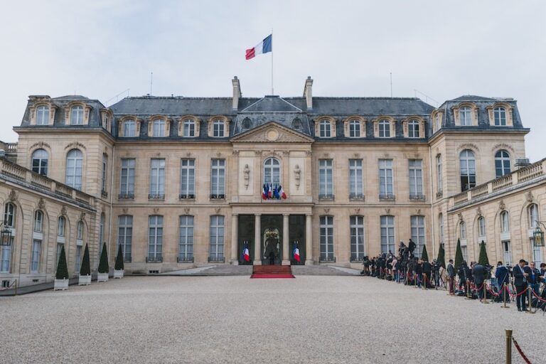 FRANCE – POLITIQUE : En 2027, le nouveau président français a rendez-vous….avec vous !