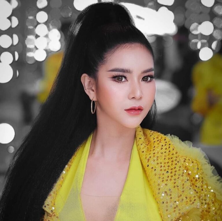CAMBODGE – SOCIÉTÉ : La star de la chanson Keo Pisey tombe en disgrâce