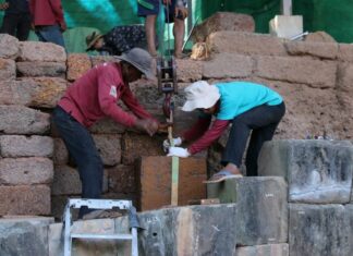 CAMBODGE – TOURISME : La restauration de la Terrasse des éléphants se poursuit Restauration terrasse des elephants